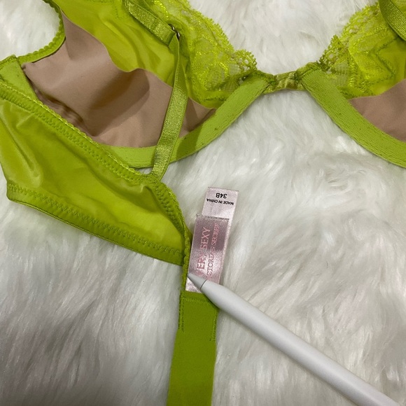 Very Sexy Vintage Victorias Secret Green and Nude Set - Picture 8 of 13